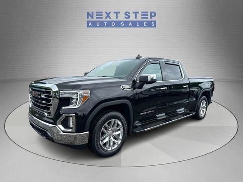 Used 2022 GMC Sierra 1500 SLT w/ SLT Premium Plus Package AWD/4WD image 3
