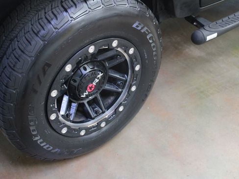 Used 2014 Toyota FJ Cruiser 4WD image 25