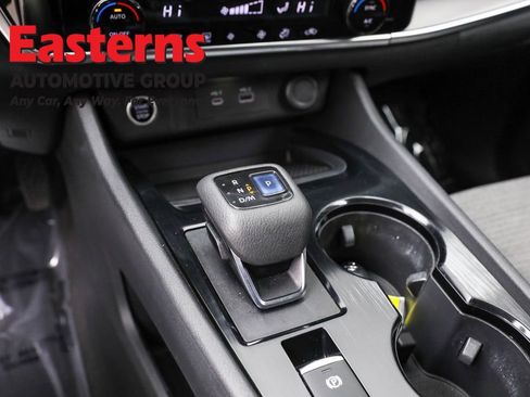 Used 2022 Nissan Rogue SV AWD/4WD image 13