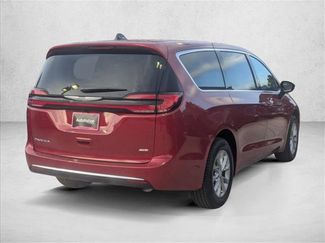New 2026 Chrysler Pacifica Select video 2