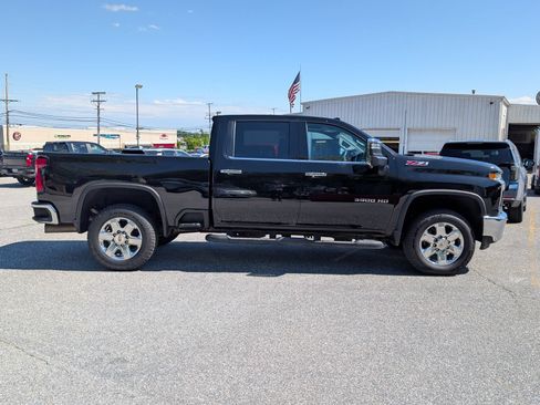 Used 2023 Chevrolet Silverado 3500 LTZ AWD/4WD image 2