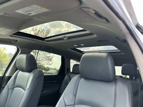Used 2020 Buick Enclave Essence w/ Sport Touring Edition AWD/4WD image 21