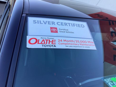 Certified 2017 Toyota Tacoma Limited image 3