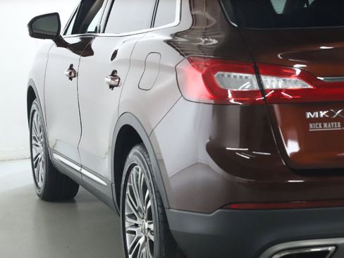 Used 2016 Lincoln MKX Reserve w/ Driver Assistance Package AWD/4WD image 43