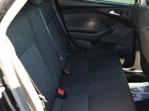 Used 2017 Ford Focus SEL w/ Cold Weather Package FWD image 39
