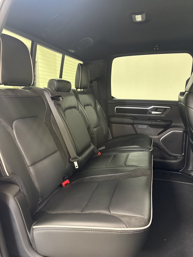 New 2026 RAM 1500 Laramie w/ Sport Appearance Package AWD/4WD image 32