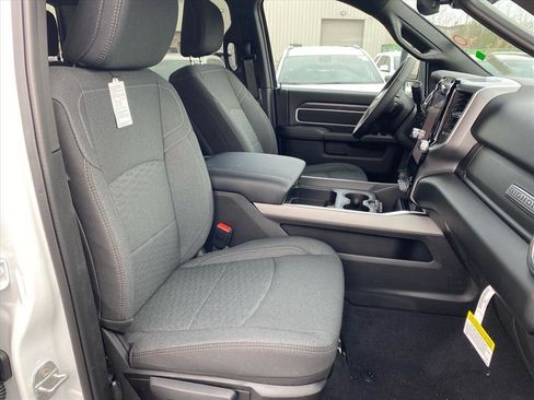 New 2026 RAM 2500 Big Horn AWD/4WD image 16