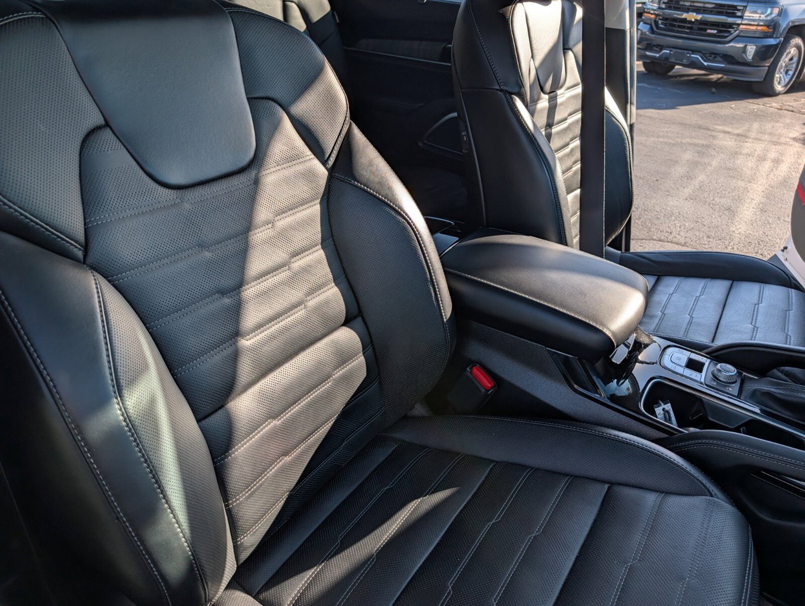 Used 2025 Kia Telluride SX Prestige AWD/4WD image 28