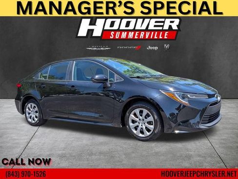 Used 2024 Toyota Corolla LE FWD image 1