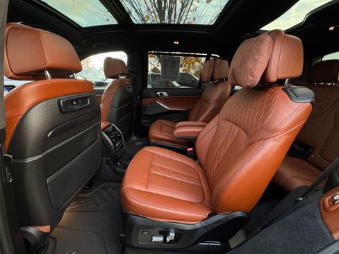 Used 2022 BMW X7 M50i image 69