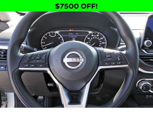 New 2025 Nissan Altima 2.5 SV image 17