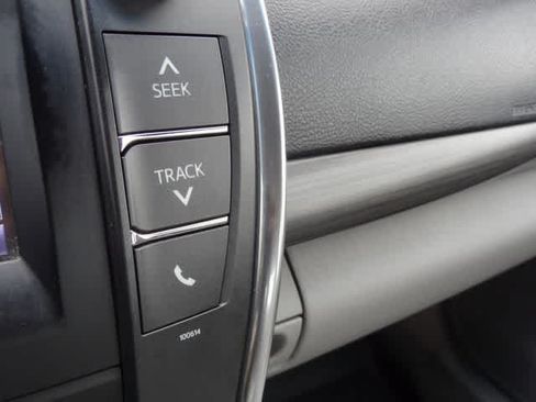 Used 2017 Toyota Camry LE FWD image 23