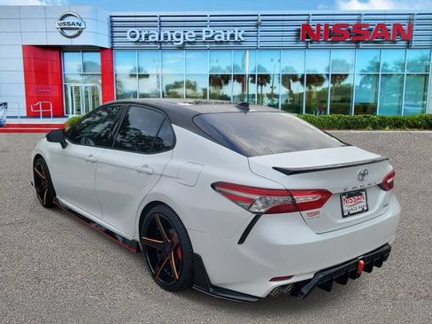 Used 2019 Toyota Camry XSE FWD image 3