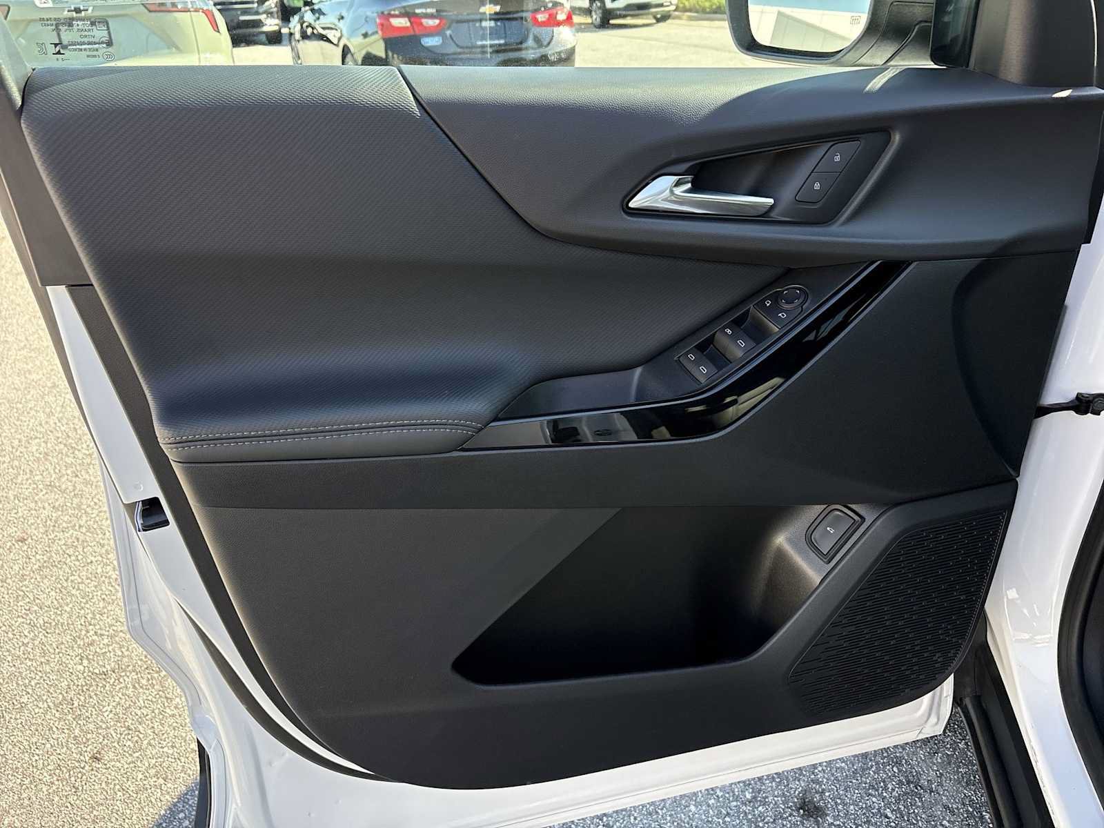 Used 2026 Chevrolet Equinox LT AWD/4WD image 22