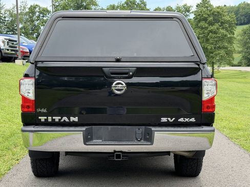 Used 2018 Nissan Titan SV AWD/4WD image 4