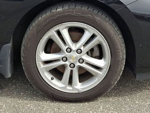 Used 2017 Chevrolet Cruze LT w/ Convenience Package image 11