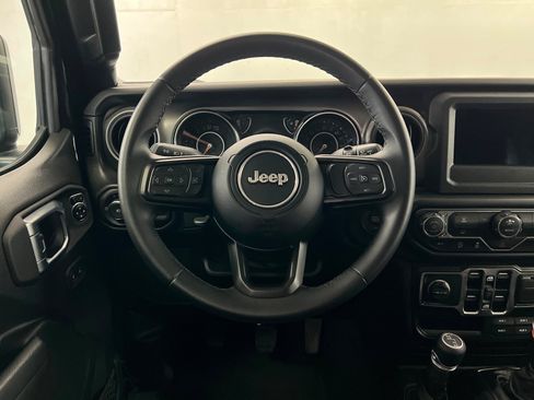 Used 2022 Jeep Wrangler Unlimited Sport AWD/4WD image 12