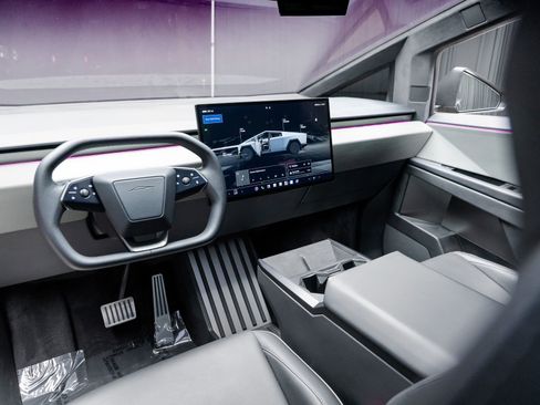 Used 2024 Tesla Cybertruck AWD Crew Cab image 34