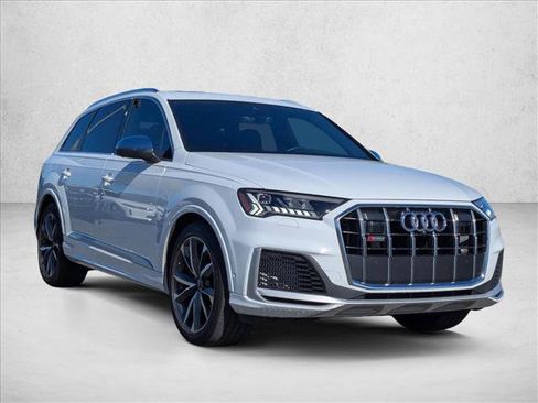 Used 2023 Audi SQ7 Premium Plus w/ Executive Package image 3