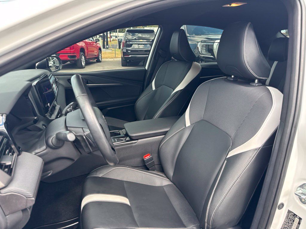 Used 2025 Toyota Camry SE w/ Convenience Package FWD image 17