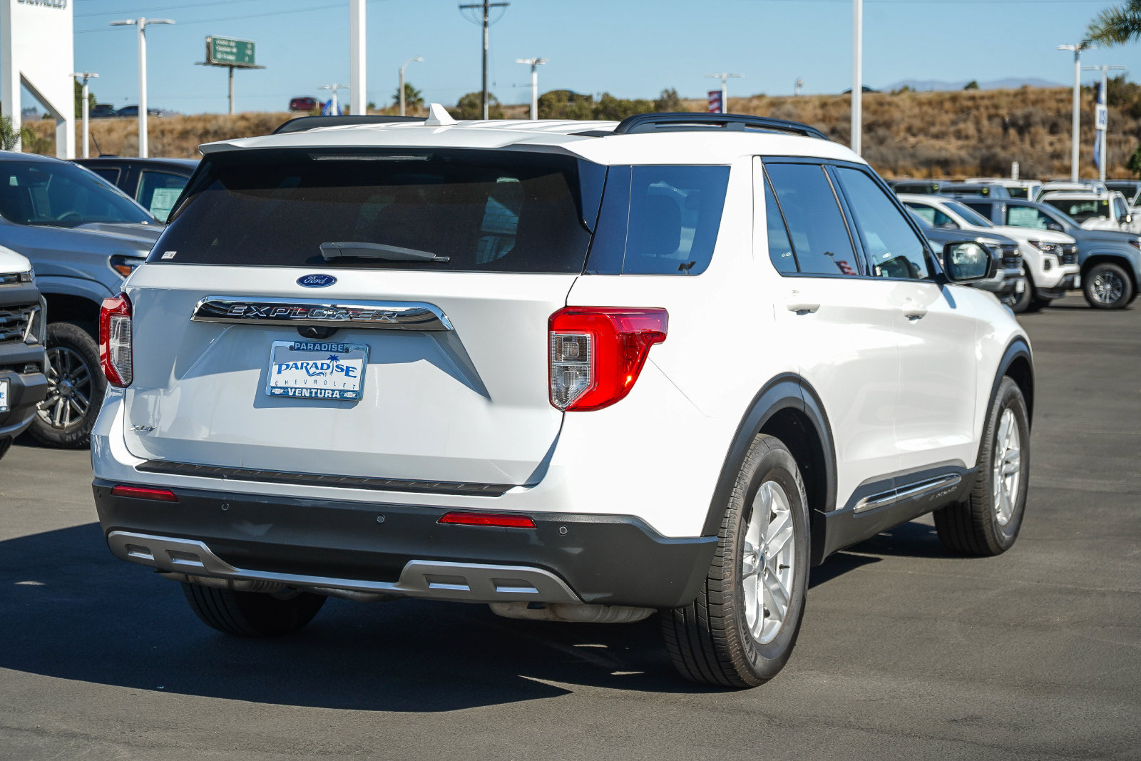 Used 2020 Ford Explorer XLT RWD image 4