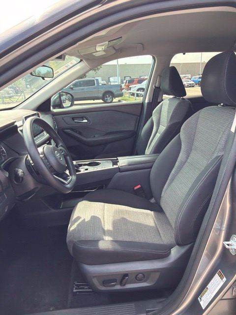 Used 2021 Nissan Rogue SV FWD image 8