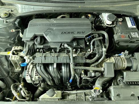 Used 2025 Hyundai Elantra Limited FWD image 33