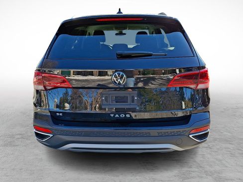 Used 2024 Volkswagen Taos SE image 5