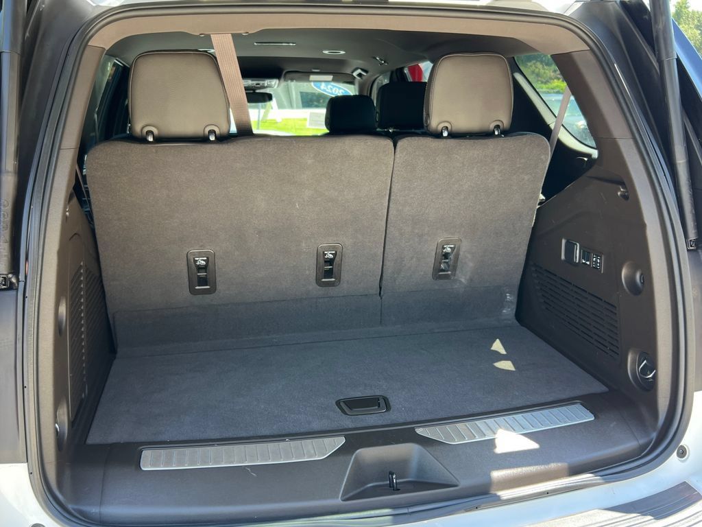 Used 2024 GMC Yukon Denali AWD/4WD image 18