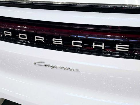 Used 2024 Porsche Cayenne Coupe image 13