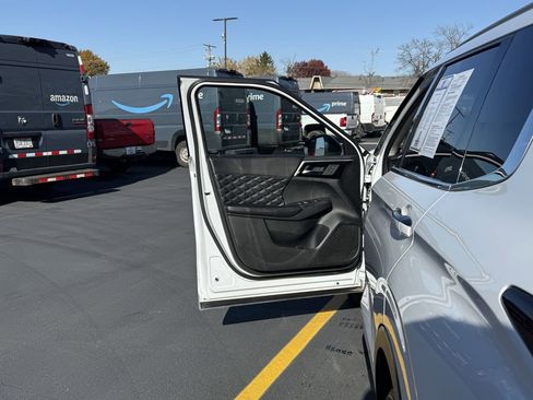 Used 2022 Mitsubishi Outlander SEL image 10