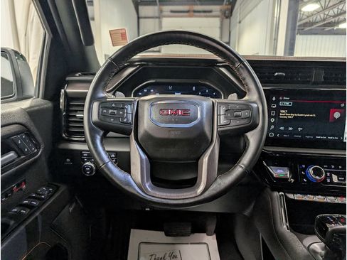 Used 2024 GMC Sierra 1500 AT4 w/ Technology Package AWD/4WD image 12