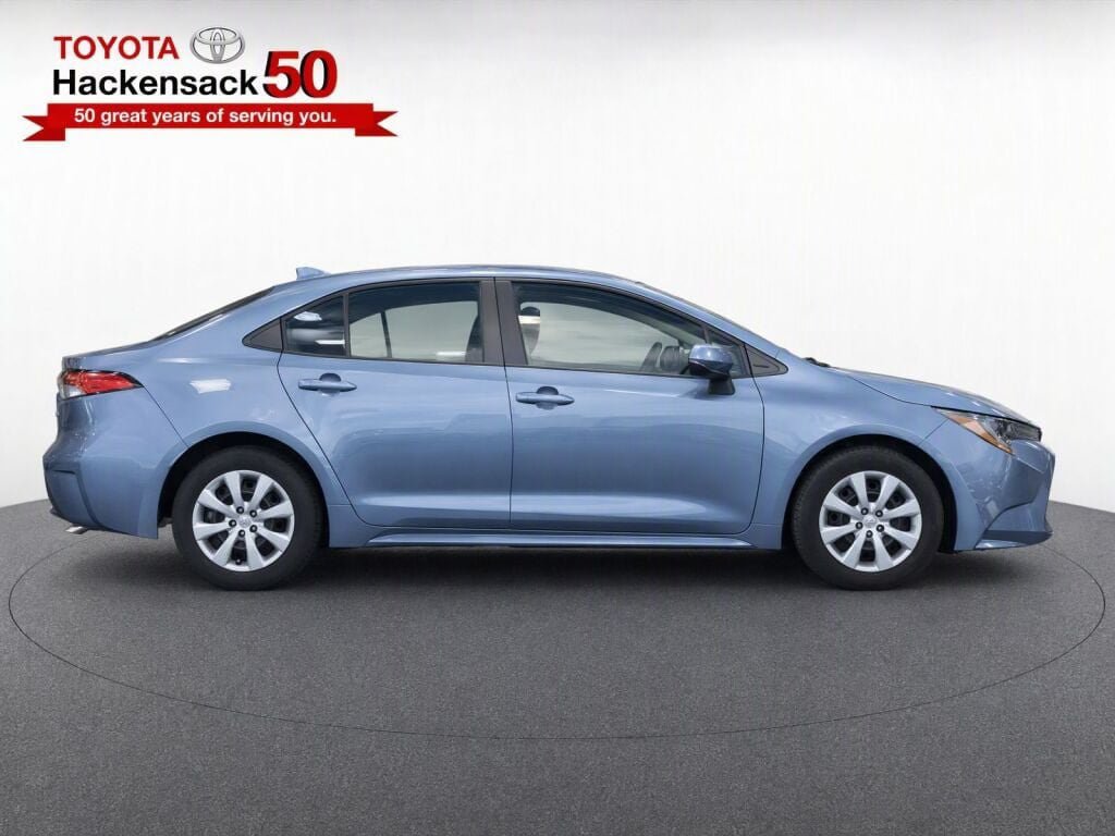 Certified 2025 Toyota Corolla LE FWD image 8