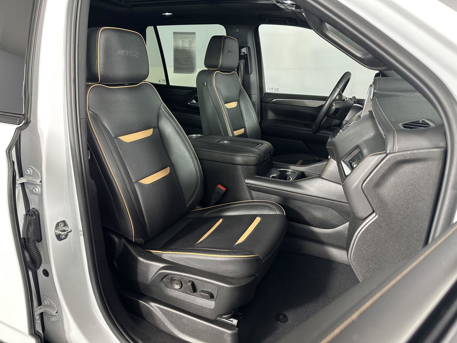 Used 2024 GMC Yukon AT4 w/ Technology Package AWD/4WD image 12