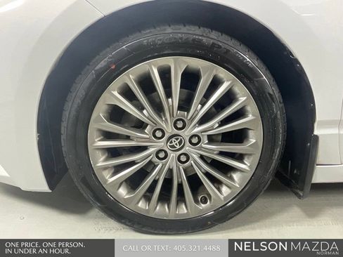 Used 2022 Toyota Avalon Limited w/ Advanced Safety Package FWD image 10
