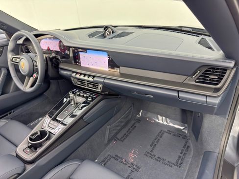 Used 2025 Porsche 911 Carrera image 13