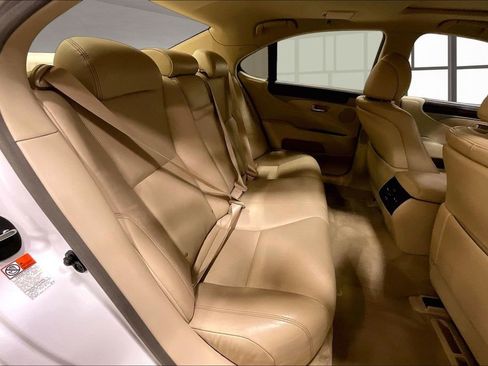 Used 2015 Lexus LS 460 AWD w/ Comfort Package image 28