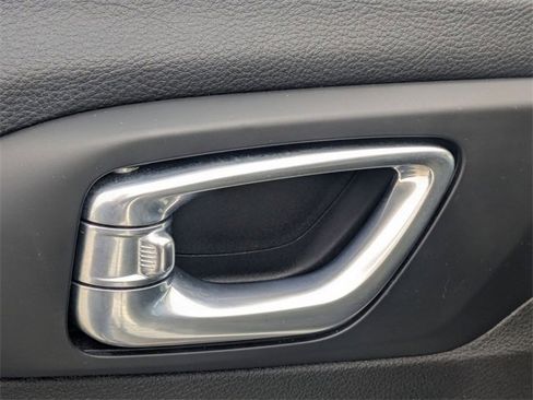 Used 2025 Jeep Compass Sport image 17