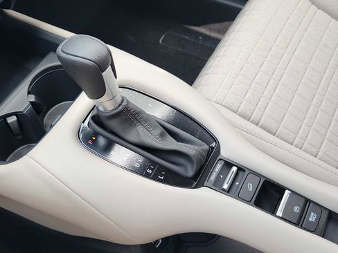 New 2026 Honda HR-V LX image 17