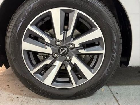 Used 2023 Nissan Versa SV image 12