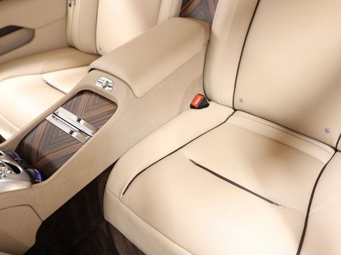 Used 2015 Rolls-Royce Wraith RWD image 74
