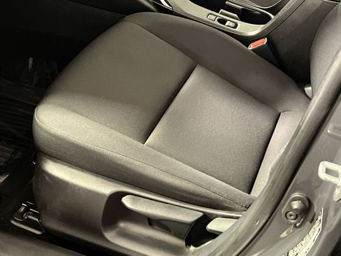 Used 2025 Toyota Corolla LE w/ LE Premium Package FWD image 13