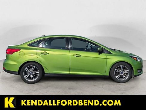 Used 2018 Ford Focus SE w/ SE Appearance Package FWD image 6