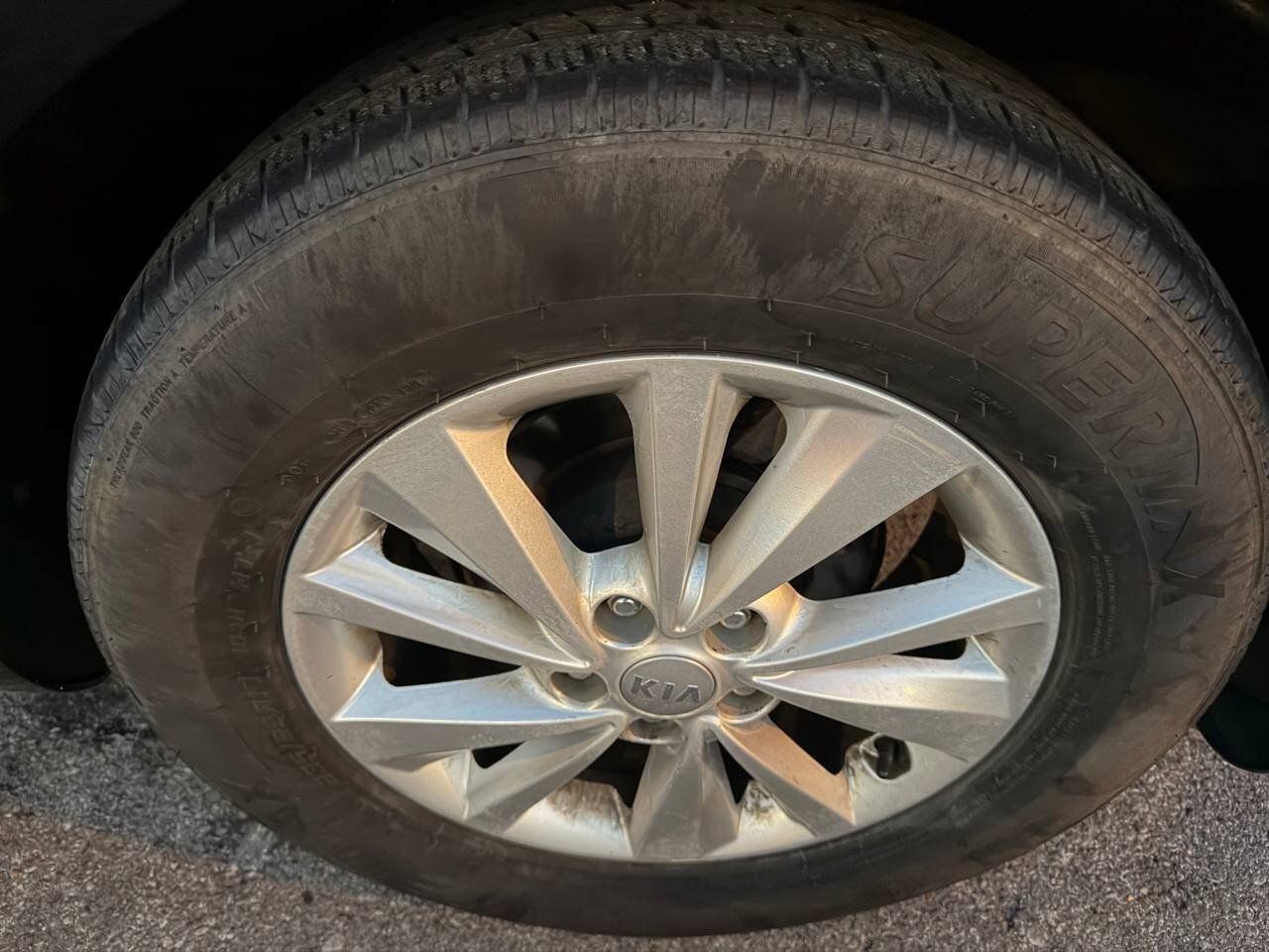 Used 2018 Kia Sedona LX FWD image 27