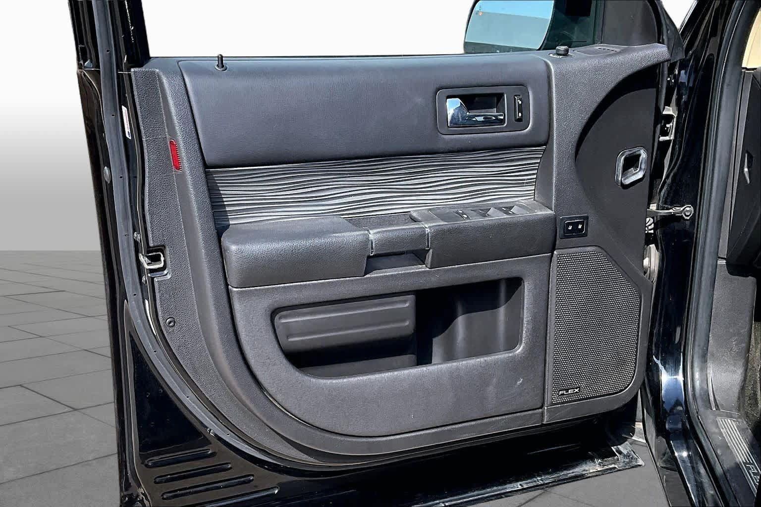 Used 2018 Ford Flex Limited w/ Limited Appearance Package AWD/4WD image 22