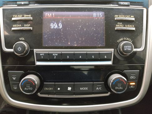 Used 2018 Nissan Altima 2.5 SL FWD image 25