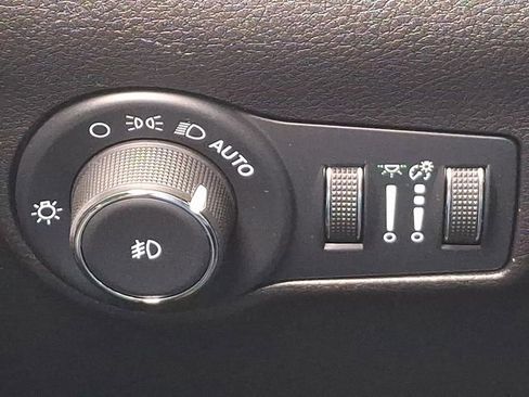 Used 2025 Jeep Compass Trailhawk w/ Trailhawk Elite Group AWD/4WD image 24