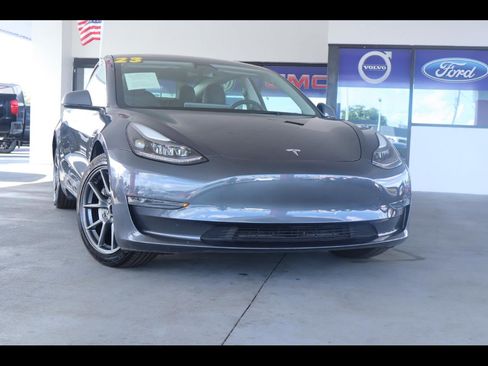 Used 2023 Tesla Model 3 Standard Range RWD image 1