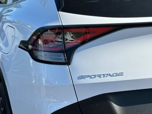 Certified 2025 Kia Sportage EX AWD/4WD image 26