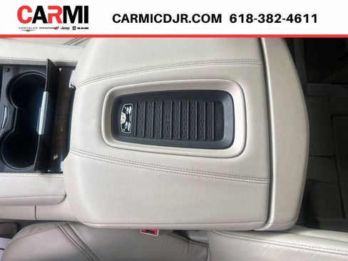 Used 2020 Cadillac Escalade Luxury AWD/4WD image 29
